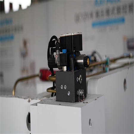 Hidraulički stroj za savijanje profila cijevi od metalne trake 3 valjka 360 stupnjeva valjanje aluminijskih profila
