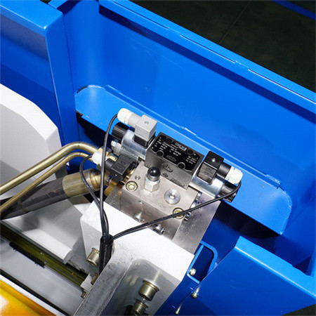 Visokokvalitetni hidraulički stroj za savijanje / CNC presa kočnica s 4+1 osi