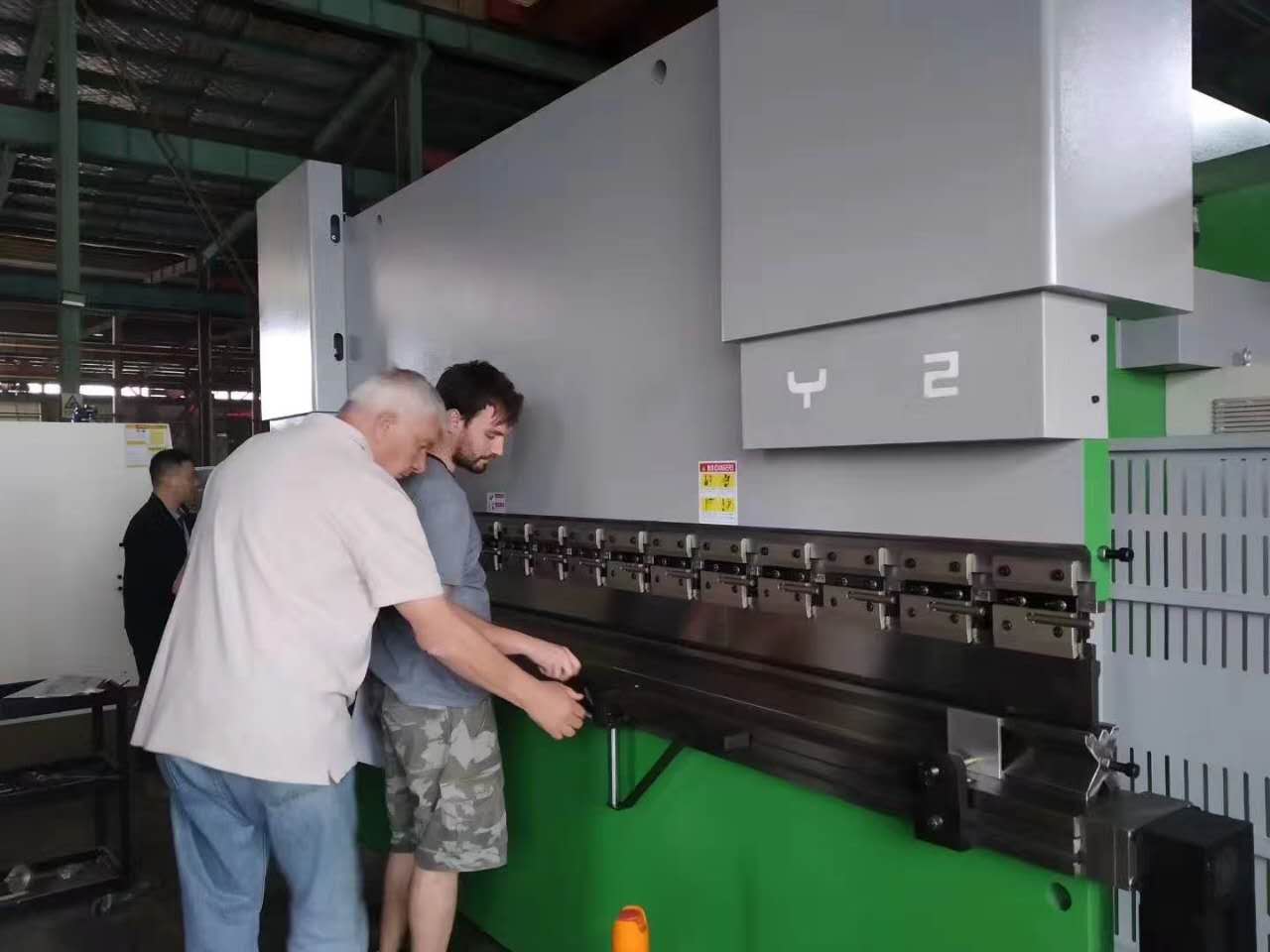 63 tona stroj za savijanje metalnih čeličnih ploča Cnc hidraulička preša kočnica za obradu metala