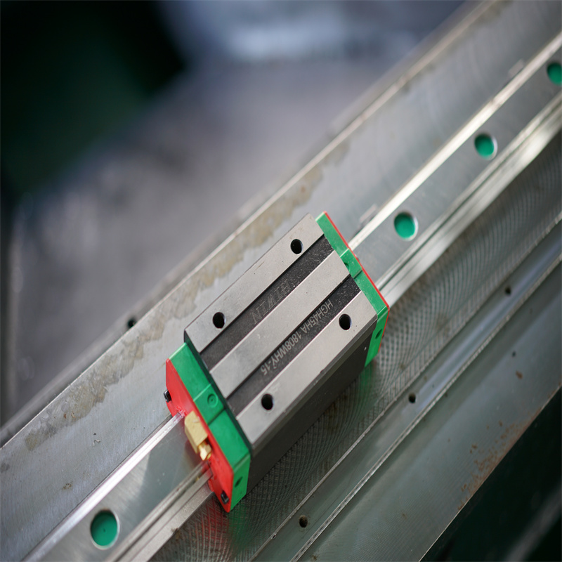 Cnc laserska proizvodnja 500W 1000W 2000W stroj za lasersko rezanje vlakana od nehrđajućeg čelika