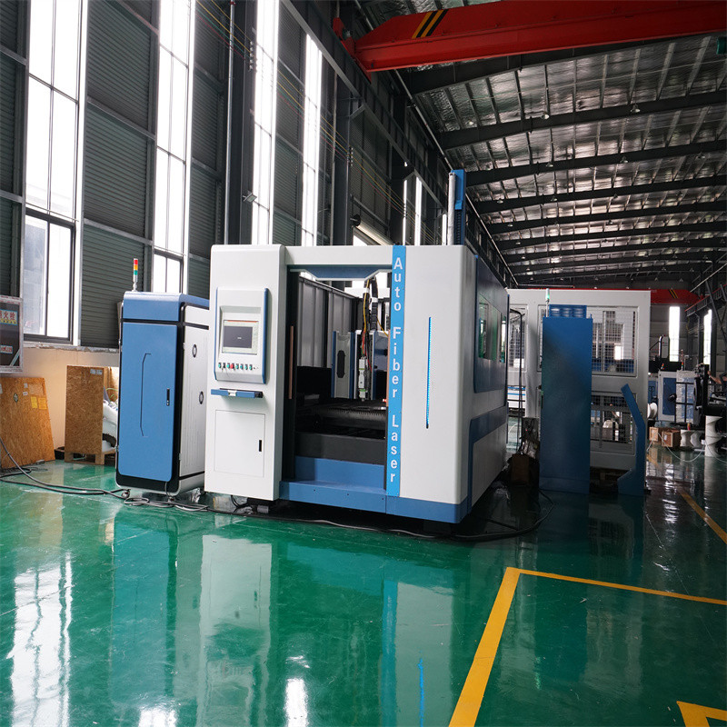 Stroj za lasersko rezanje vlakana za industrijski rezač metalnog lima debljine 1-30 mm