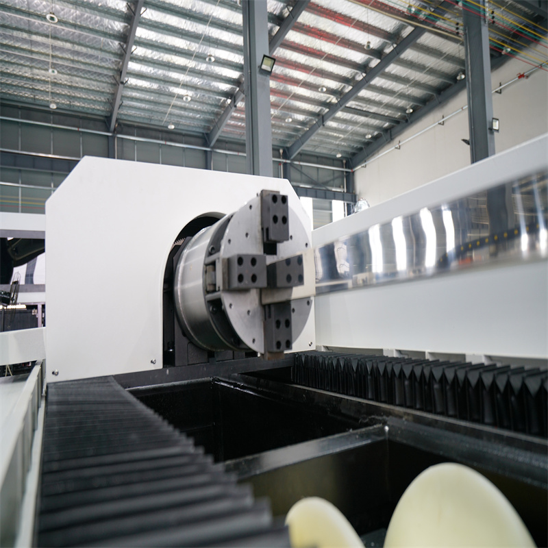 Visokoprecizni Cnc stroj za lasersko rezanje metalnih vlakana srednje širine